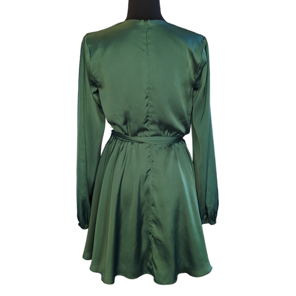 Lovers + Friends Green Satin Belted Long Sleeve Ivy Knee Length Dress Size XS - Picture 4 of 12